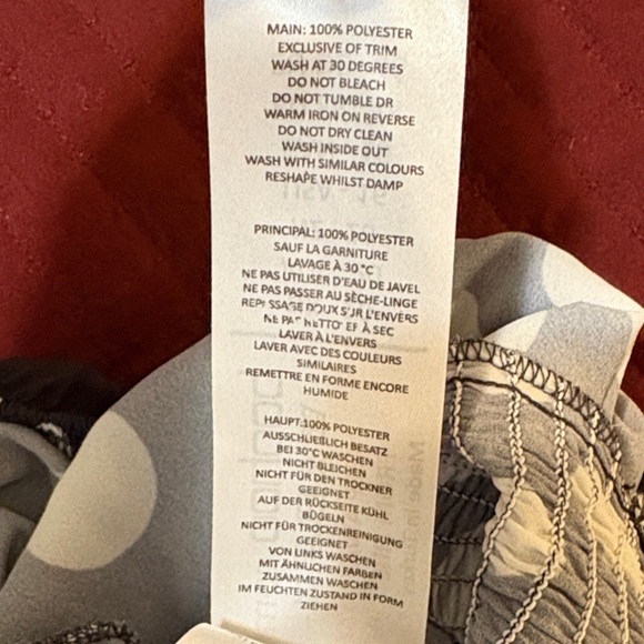 NWT Boohoo Plus Black and White Polka Dot Ruched Puffed Sleeve Crop Top Size 16 - Picture 9 of 10